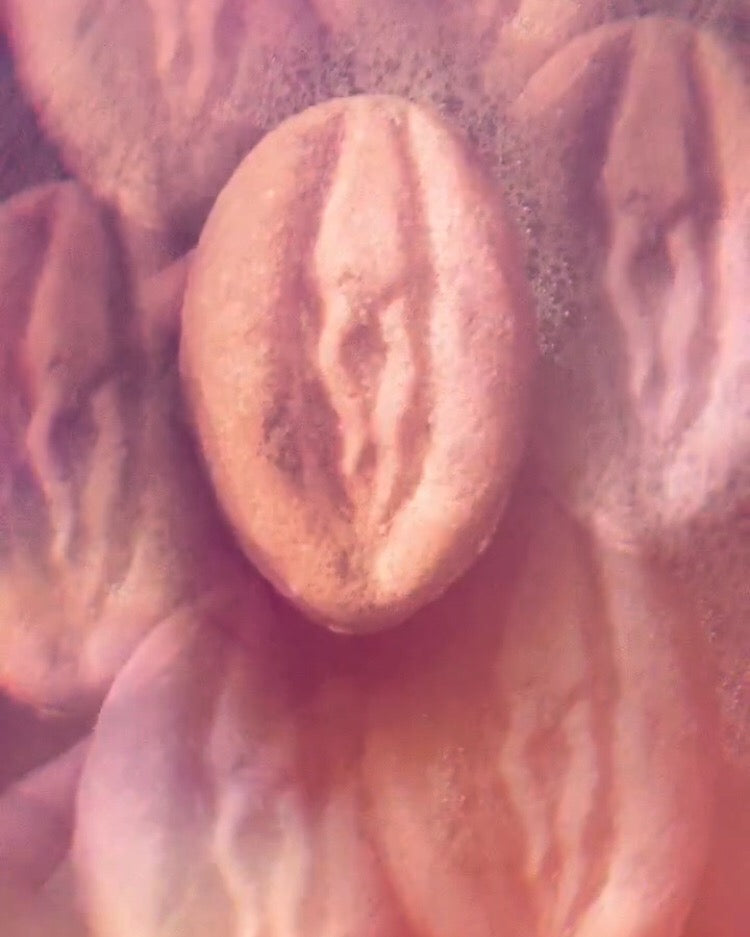 P**sy Bomb Bath Bomb