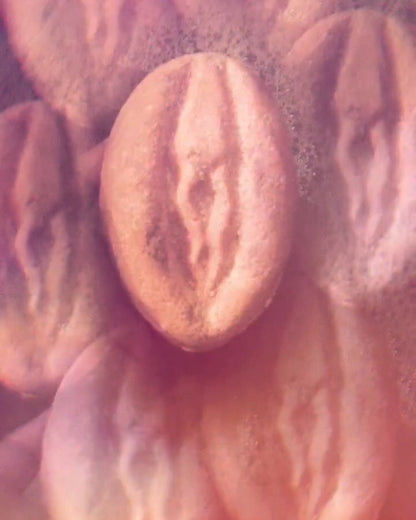 P**sy Bomb Bath Bomb